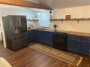 802 E 26th St, Unit Garage Apartment in Houston, TX - Building Photo - Building Photo
