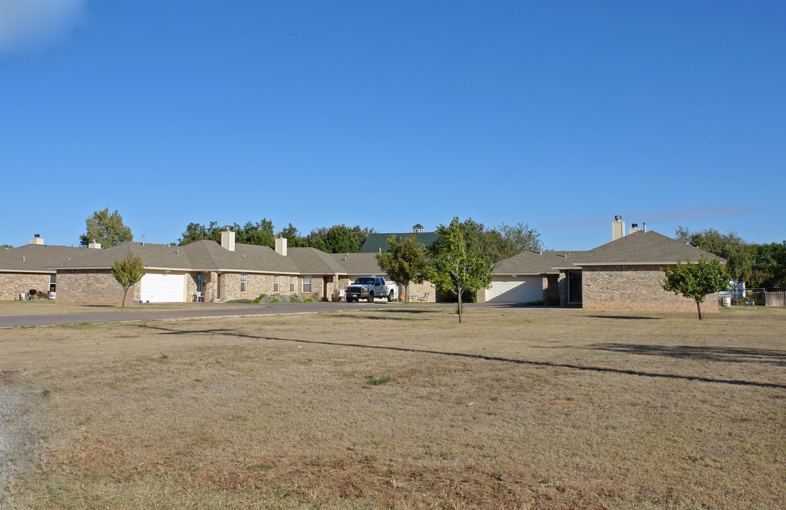 6704-6718 4th St in Lubbock, TX - Building Photo