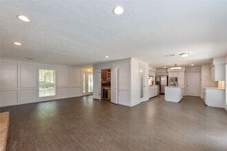 2824 S Logrun Cir in Spring, TX - Building Photo - Building Photo