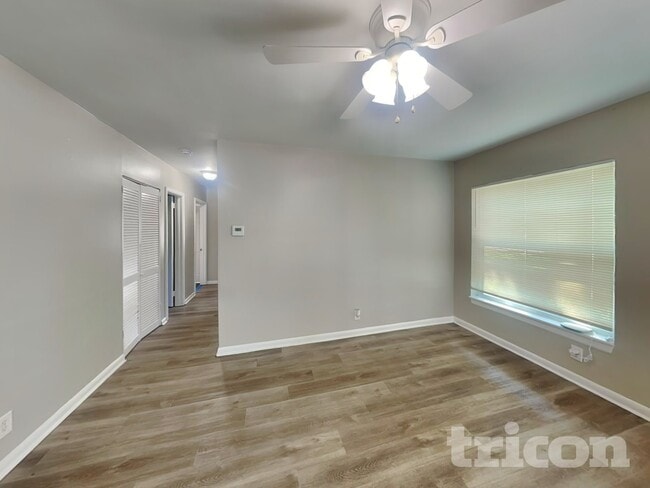 7002 Ponderosa Dr in Tampa, FL - Building Photo - Building Photo