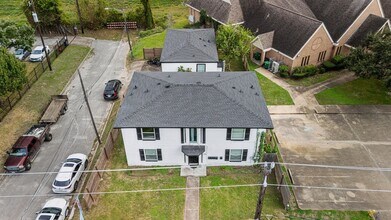 4301 Chartres St, Unit 4 in Houston, TX - Building Photo - Building Photo