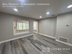 237 NE 11th Ave in Ocala, FL - Building Photo - Building Photo