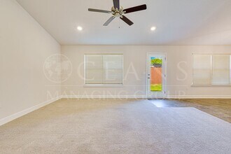 8 Upton Ct in Palm Coast, FL - Building Photo - Building Photo