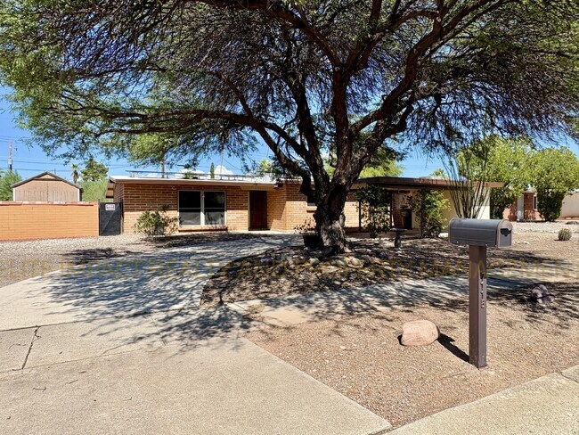 7115 E 31st St in Tucson, AZ - Building Photo - Building Photo