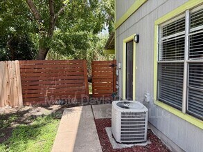 1203 Southport Dr in Austin, TX - Building Photo - Building Photo