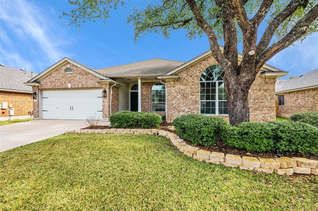 10825 Quarry Oaks Trail in Austin, TX - Building Photo