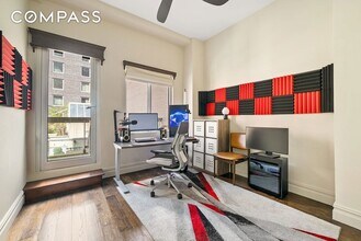 119 Fulton St, Unit 8 in New York, NY - Building Photo - Building Photo