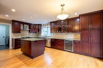 9465 SW Cherry Ln in Tualatin, OR - Building Photo - Building Photo