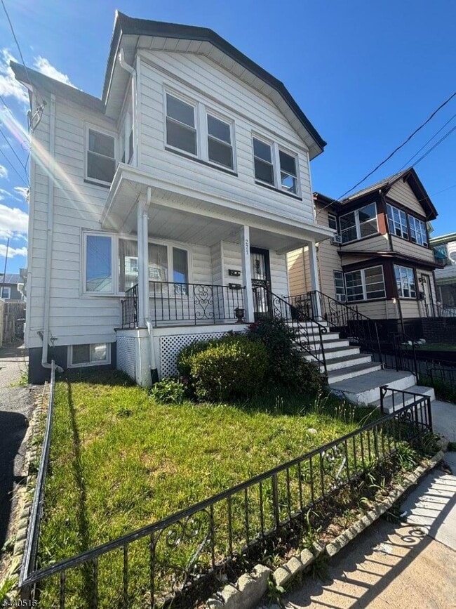 property at 271 Vermont Ave