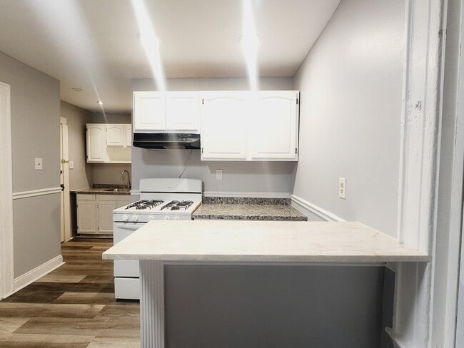 60 Wilkinson Ave, Unit 2L