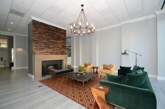 5150 Hidalgo St in Houston, TX - Foto de edificio - Building Photo