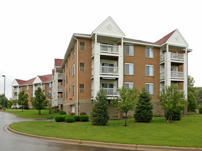 Gramercy Park Cooperative in Eagan, MN - Building Photo - Building Photo