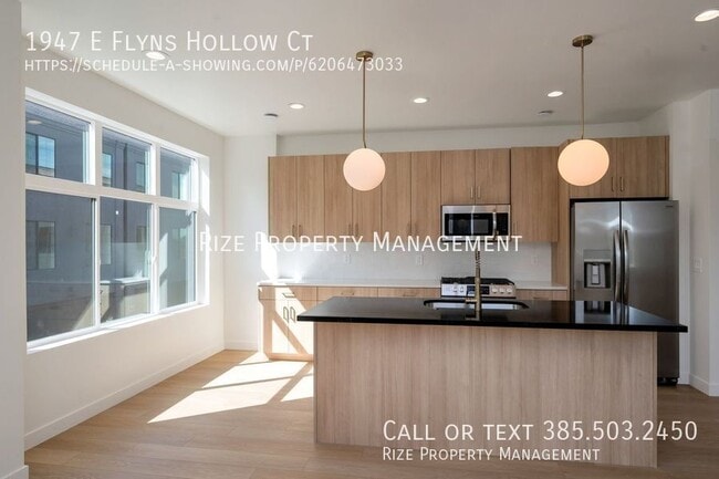 property at 1947 Flyns Hollow Ct