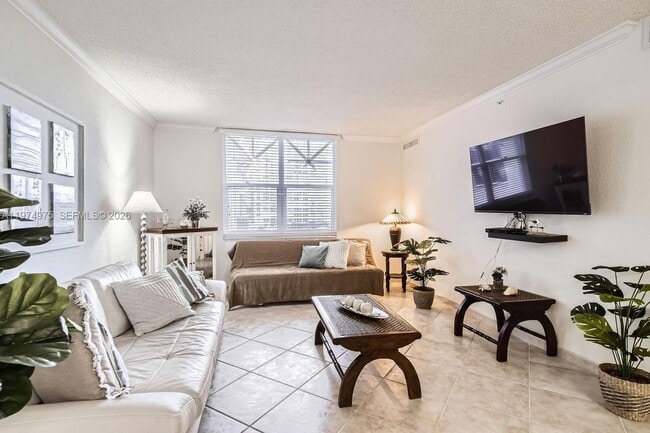 2501 S Ocean Dr in Hollywood, FL - Building Photo - Building Photo