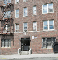 645 E 224th St in Bronx, NY - Foto de edificio - Building Photo