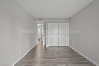 7220 York Ave S in Edina, MN - Building Photo - Building Photo