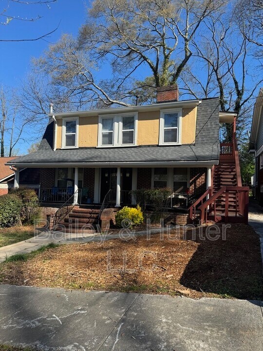 1587 Olympian Cir SW in Atlanta, GA - Building Photo