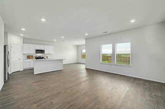 4816 Cork Xing in Canyon Lake, TX - Building Photo - Building Photo