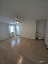 405 Oakwood Blvd in New Braunfels, TX - Building Photo - Building Photo
