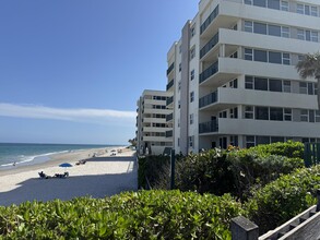 1239 Hillsboro Mile in Hillsboro Beach, FL - Foto de edificio - Building Photo