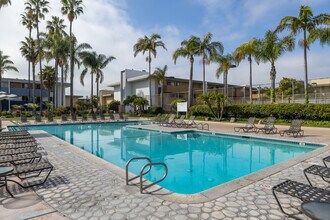 Bay in San Diego, CA - Building Photo - Building Photo