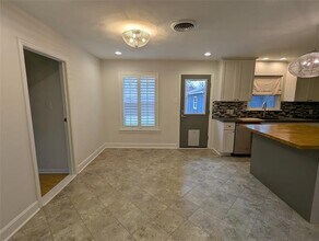 6626 Highgate Ln in Dallas, TX - Building Photo - Building Photo