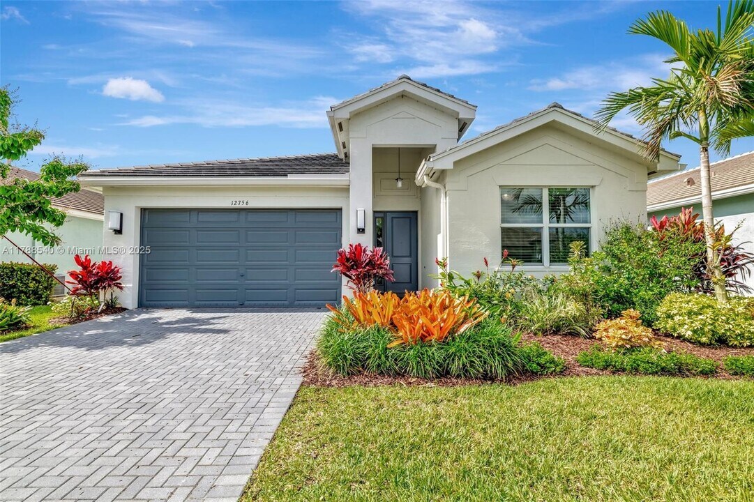 12756 SW Clear Water Way in Port St. Lucie, FL - Building Photo