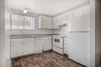 The Pointe at Northridge in North Salt Lake, UT - Foto de edificio - Building Photo