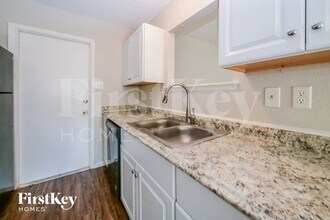 702 Dana Dr in Converse, TX - Building Photo - Building Photo