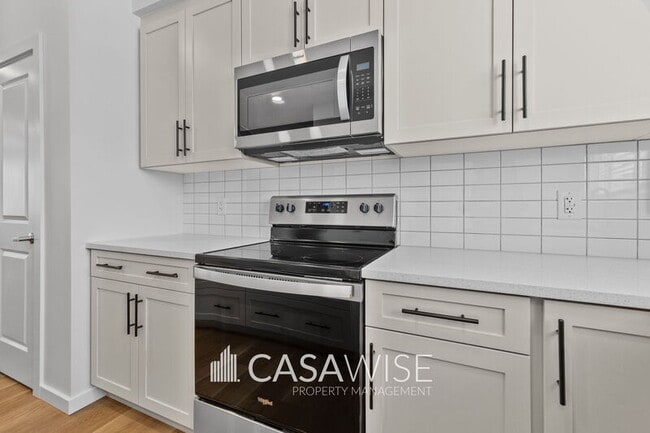 8127-8228 228 St NW in Edmonton, AB - Building Photo - Building Photo