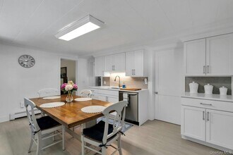 107 Sebonac Rd in Southampton, NY - Foto de edificio - Building Photo