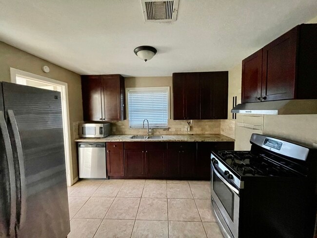 206 Frawley St in Houston, TX - Building Photo - Building Photo