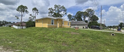 3914 29th St SW in Lehigh Acres, FL - Foto de edificio - Building Photo