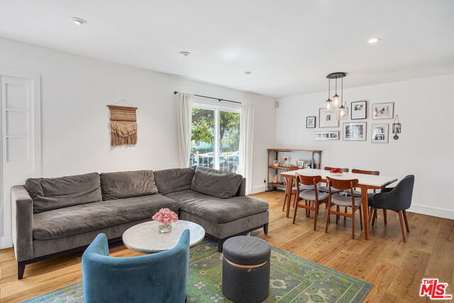 933 11th St-Unit -1 in Santa Monica, CA - Foto de edificio - Building Photo