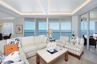 9577 Gulf Shore Dr in Naples, FL - Foto de edificio - Building Photo