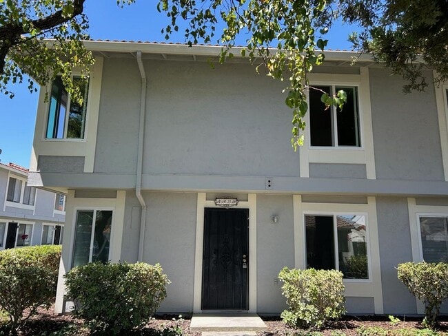 4910 Lowry Rd in Union City, CA - Building Photo - Building Photo