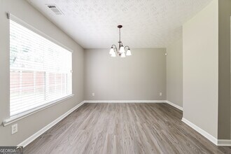 165 Nowell Dr in Fairburn, GA - Building Photo - Building Photo