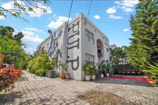 property at 524 NW 35th St
