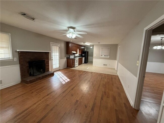 481 NW Woodland Dr in Gainesville, GA - Building Photo - Building Photo