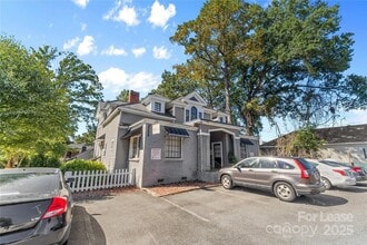 701 Louise Ave, Unit 11 in Charlotte, NC - Foto de edificio - Building Photo