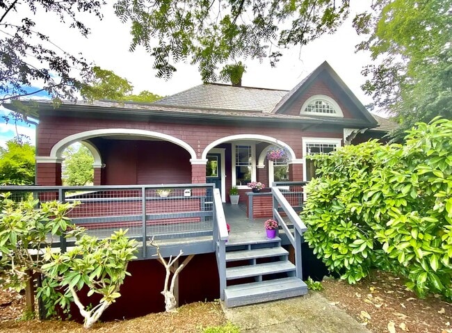 1800 J St in Bellingham, WA - Building Photo - Building Photo