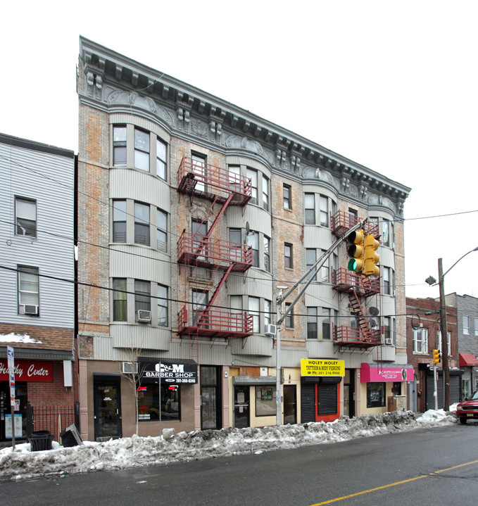 516-520 Central Ave in Jersey City, NJ - Building Photo