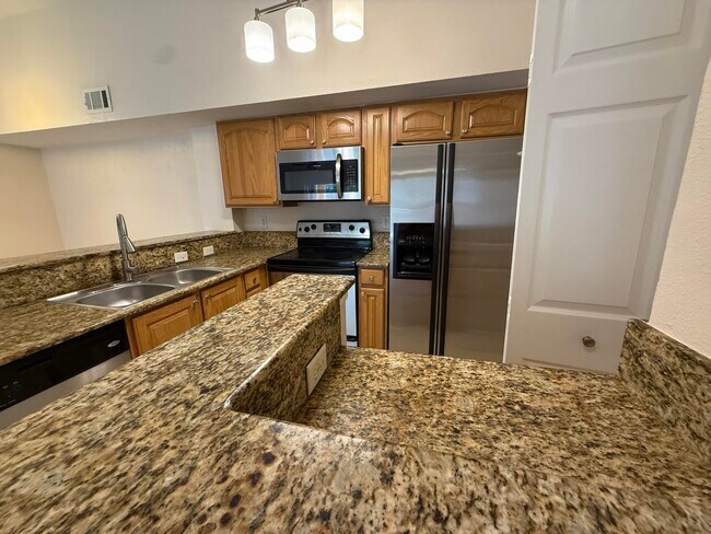 211 SW Palm Dr in Port St. Lucie, FL - Building Photo - Building Photo