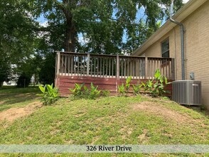 326 River Dr in McMinnville, TN - Building Photo - Building Photo