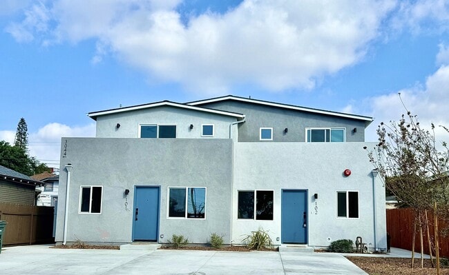 Twelve @ J in San Diego, CA - Foto de edificio - Building Photo