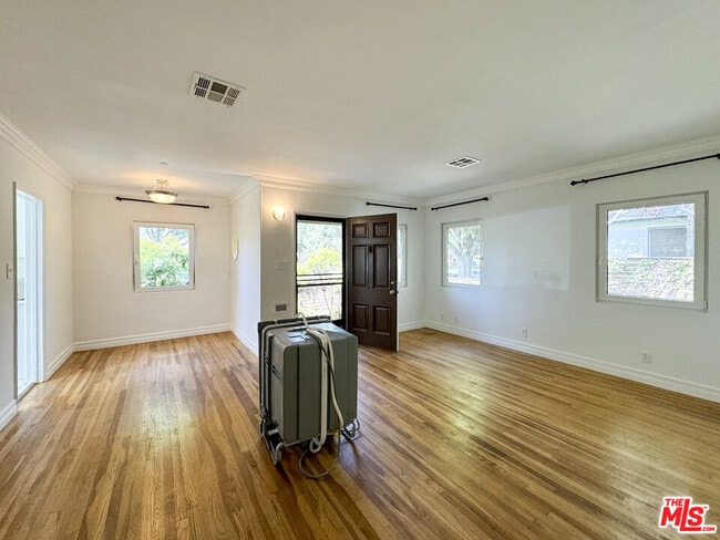 1116 Chelsea Ave in Santa Monica, CA - Building Photo - Building Photo