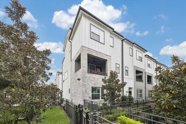 property at 1055 Timbergrove Yards Ln