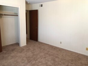 2017 NW Hickory Ln in Ankeny, IA - Foto de edificio - Building Photo