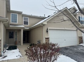 226 Wildmeadow Ln in Woodstock, IL - Building Photo
