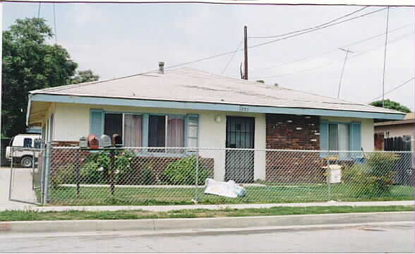 252 E 2nd St in San Bernardino, CA - Building Photo